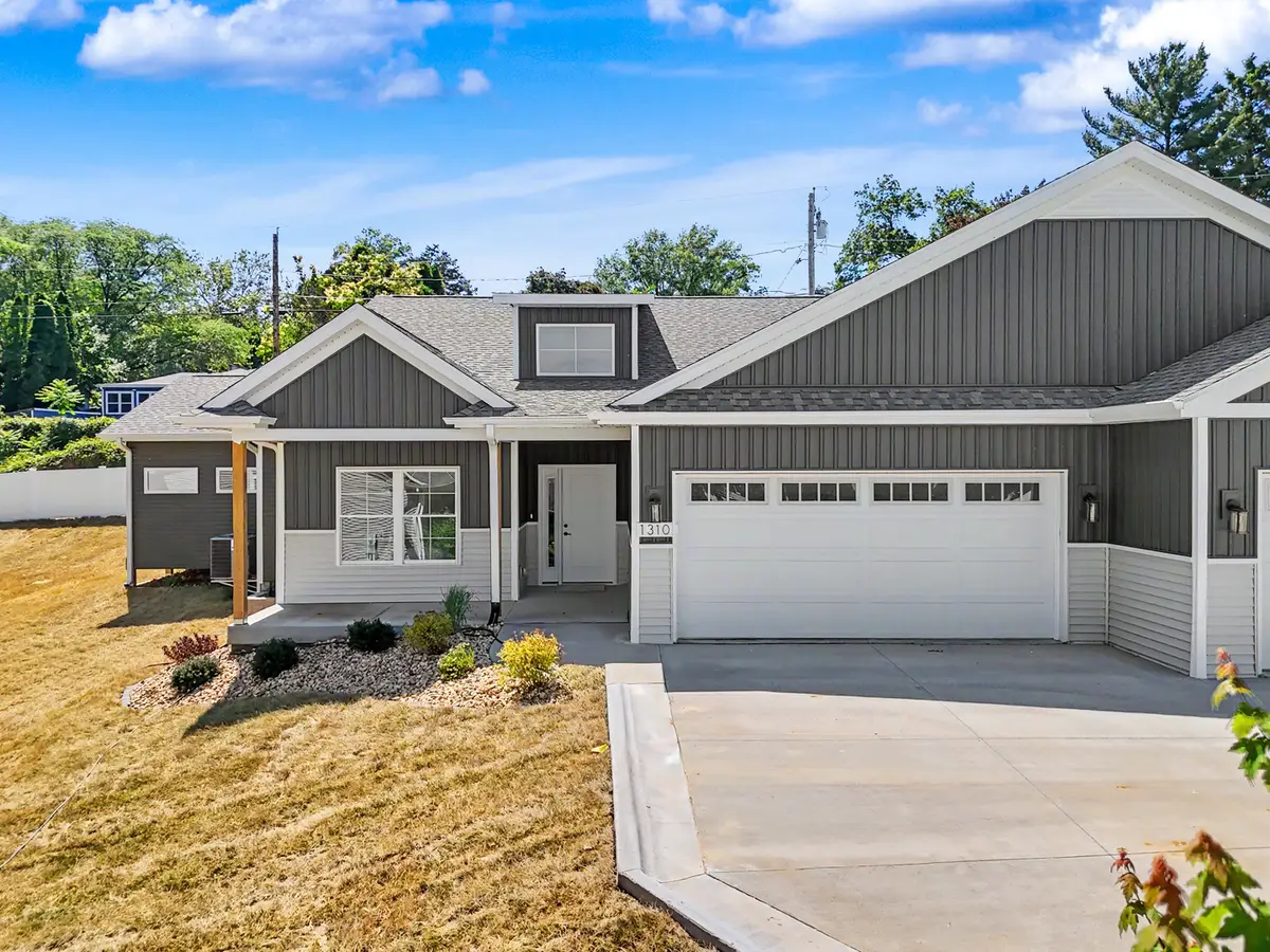 1310 Heights Court, Bettendorf, IA 52722 - #1