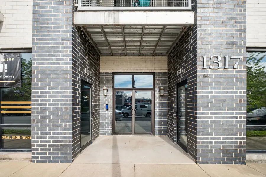 1317 N Larrabee Street #402, Chicago, IL 60610 - #2