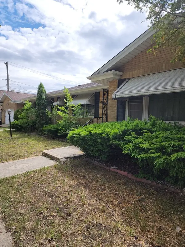 8300 S Hermitage Avenue, Chicago, IL 60620