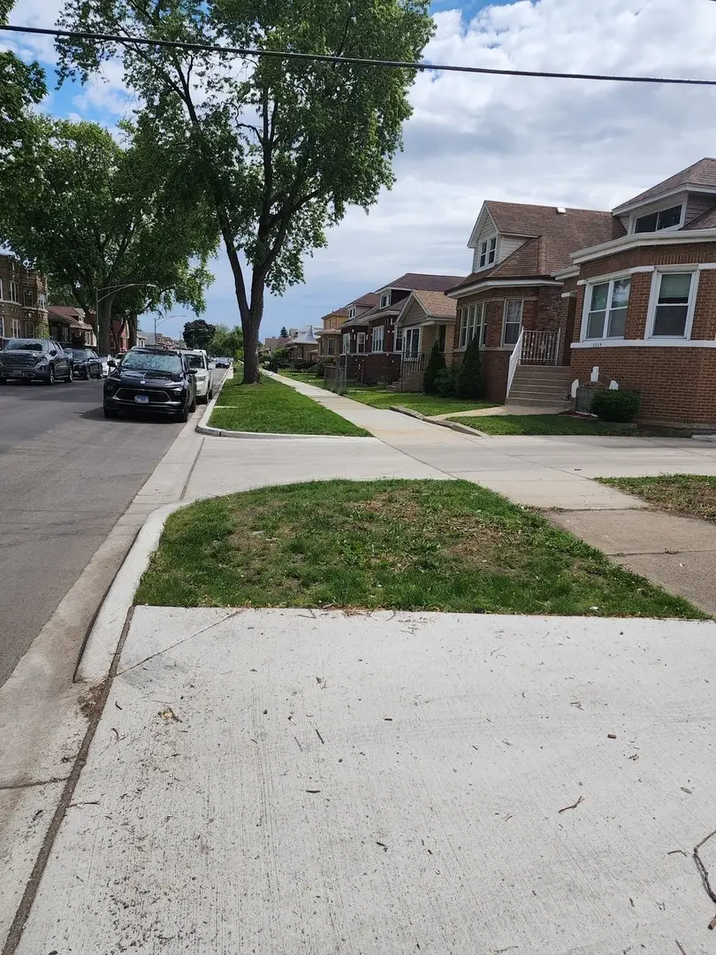 8300 S Hermitage Avenue, Chicago, IL 60620 - #3