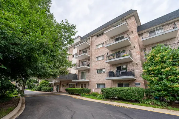 1000 S Lorraine Road #411, Wheaton, IL 60189
