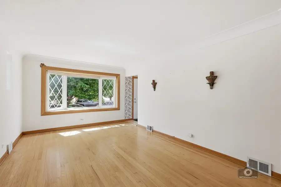 3221 N Pioneer Avenue, Chicago, IL 60634 - #3
