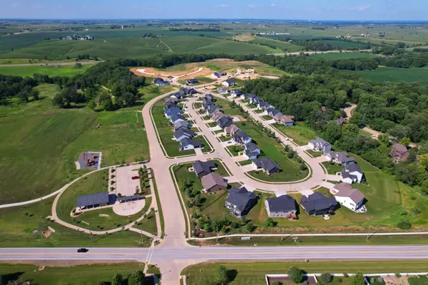 6789 St Marie Court, Bettendorf, IA 52722