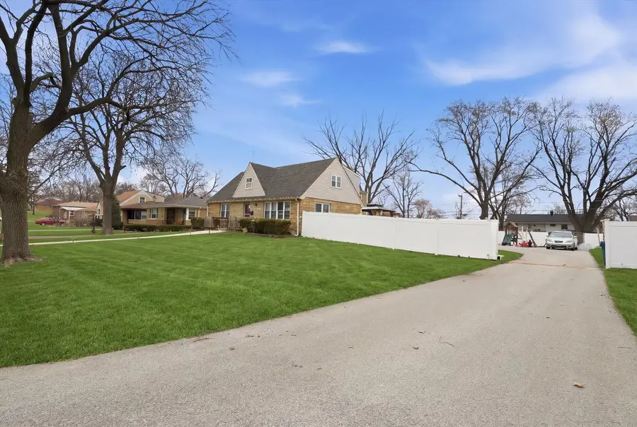 29 S Iowa Avenue, Addison, IL 60101 - #2