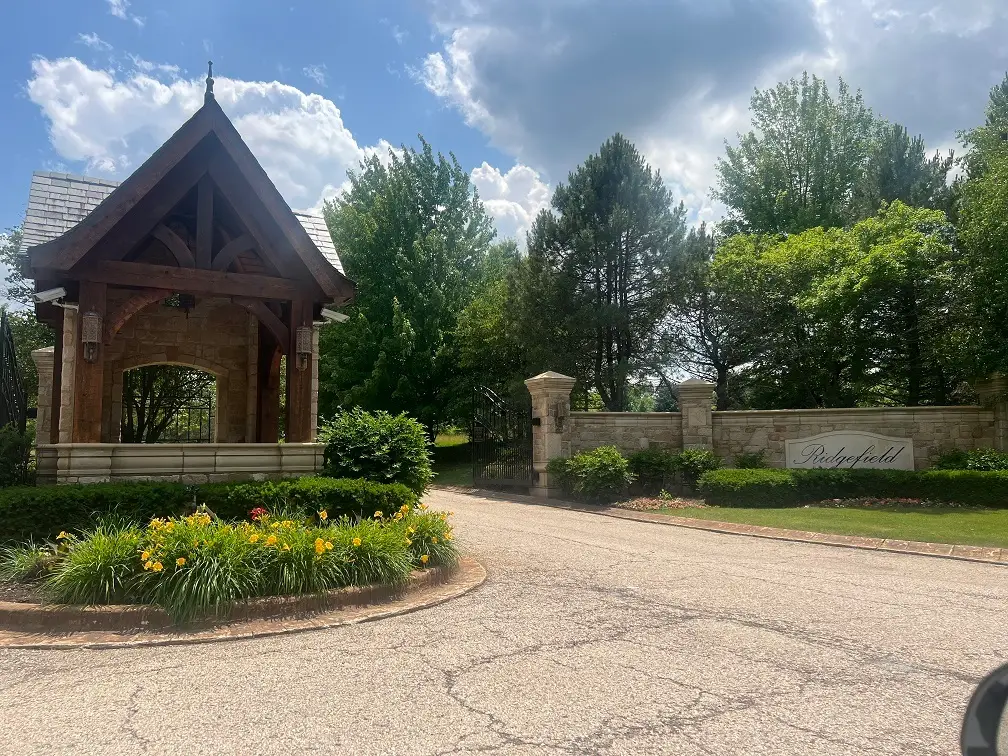 18N647 Ridgefield Boulevard, Huntley, IL 60142 - #1