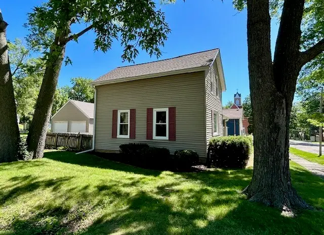 204 E 6th Street, Pecatonica, IL 61063 - #2