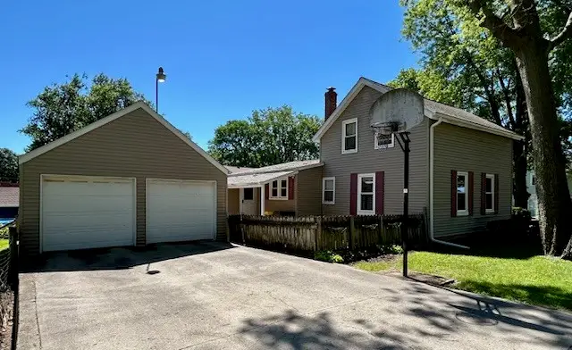 204 E 6th Street, Pecatonica, IL 61063 - #3