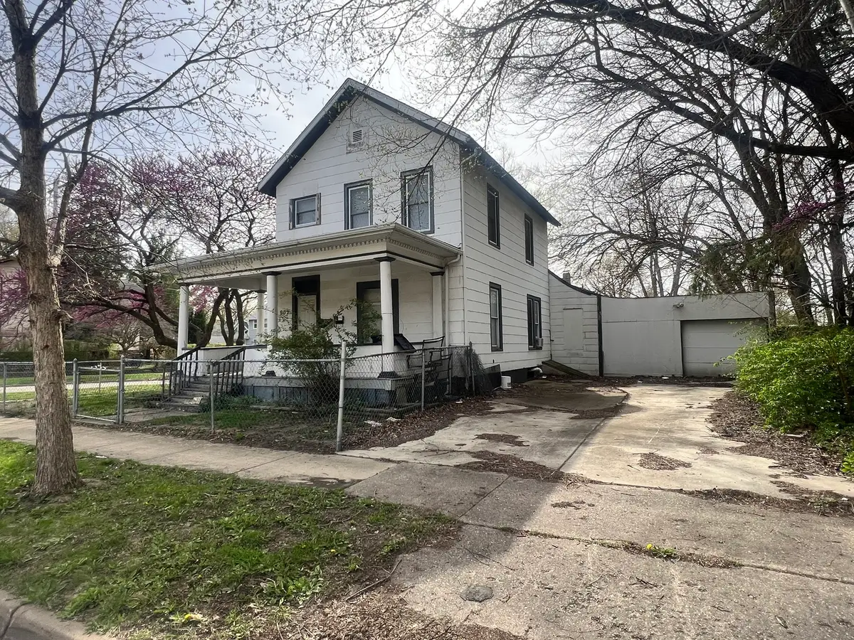 902 N Lee Street, Bloomington, IL 61701 - #1