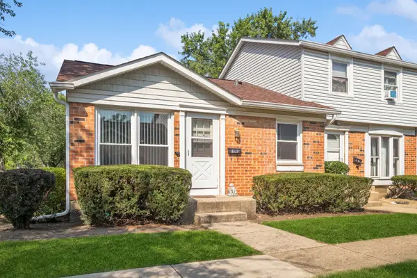 4028 Oxford Court, Streamwood, IL 60107
