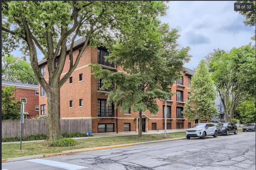 104 S Scoville Avenue #3A, Oak Park, IL 60302 - #2