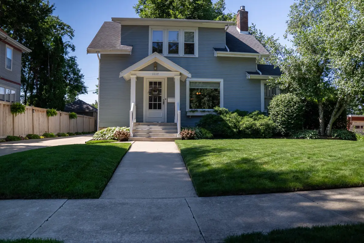 1117 E Olive Street, Bloomington, IL 61701 - #1
