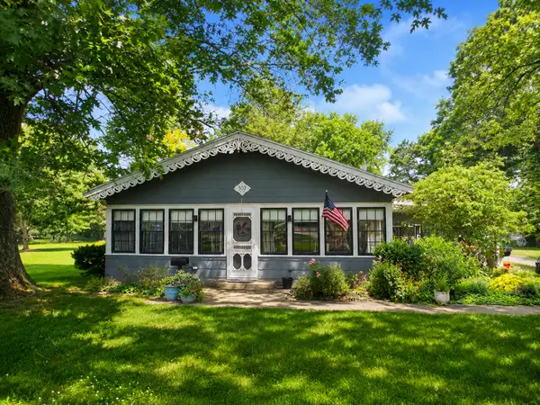 307 W Webster Street, Benton, IL 62812