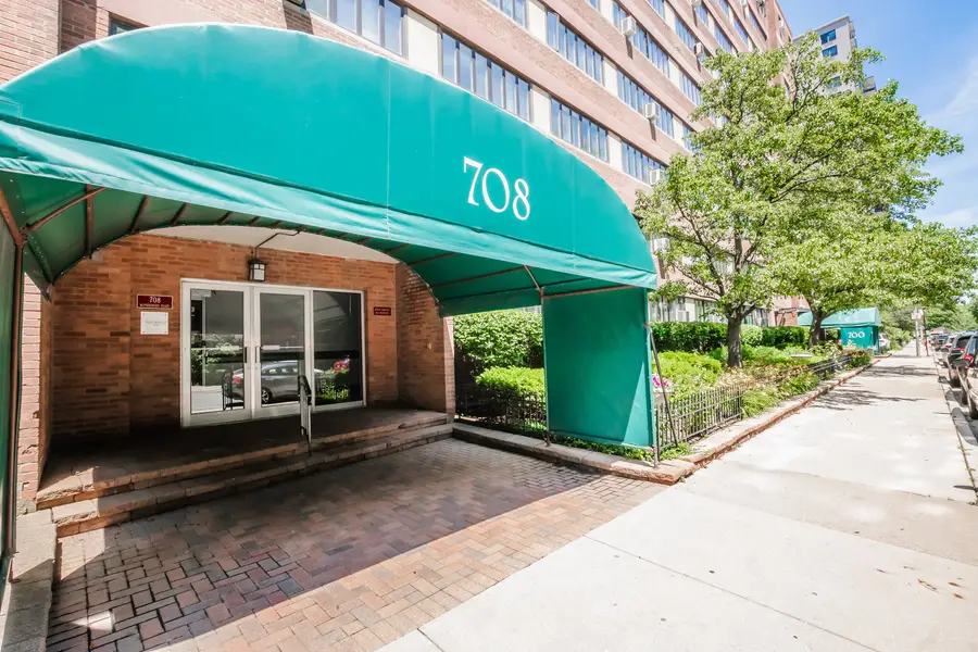 700 W Bittersweet Place #711, Chicago, IL 60613 - #2