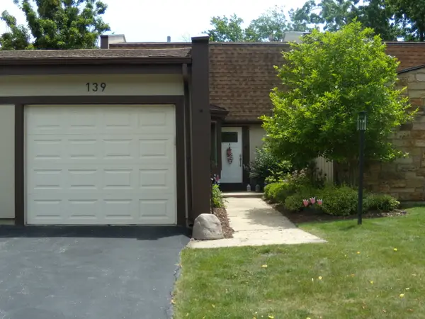 139 Cascade Drive, Indian Head Park, IL 60525