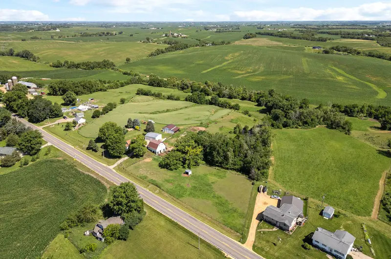 4158 Highway 136, Clinton, IA 52732 - #2
