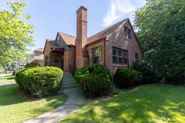 3743 S Highland Avenue, Berwyn, IL 60402