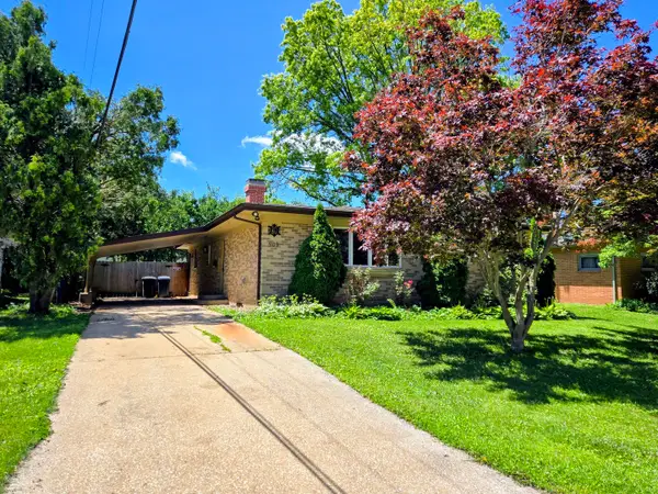 909 E Burkwood Drive, Urbana, IL 61801