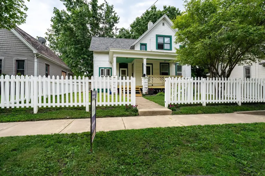 906 W Taylor Street, Bloomington, IL 61701 - #2