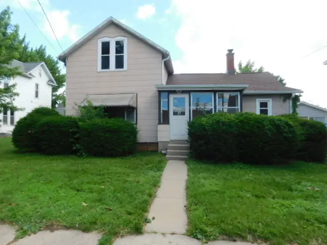 302 E Park Street, Morrison, IL 61270 - #1