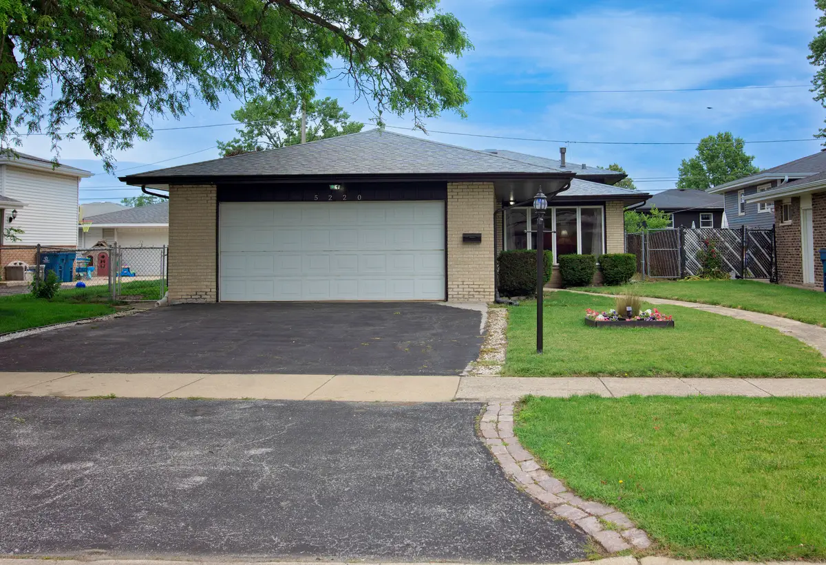 5220 138th Street, Crestwood, IL 60418 - #1