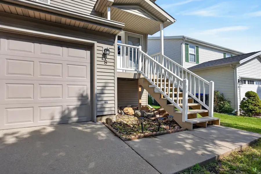 8 Rounds Road, Bloomington, IL 61704 - #2