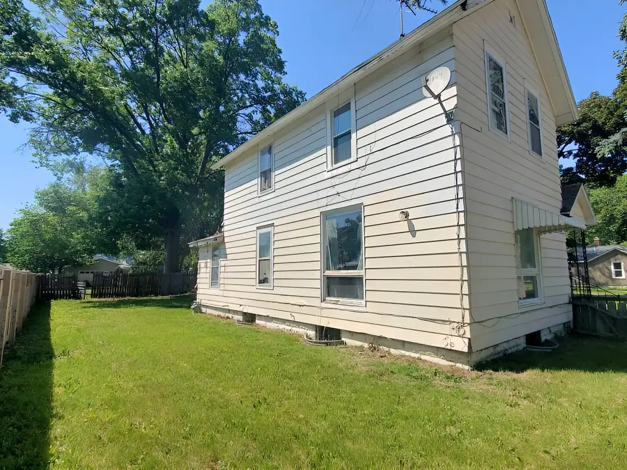 802 Locust Street, Prophetstown, IL 61277 - #2