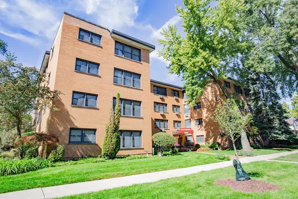 500 Washington Boulevard #206, Oak Park, IL 60302
