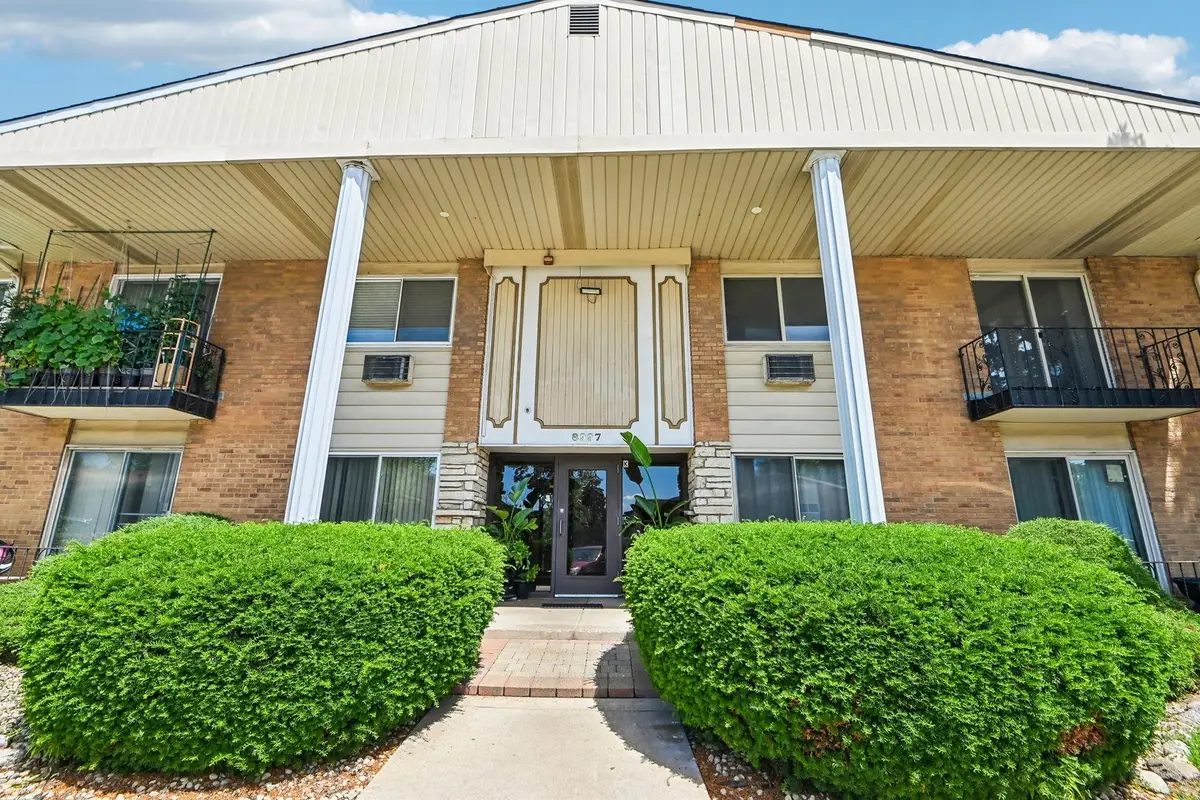 8997 Kennedy Drive #2E, Des Plaines, IL 60016 - #1