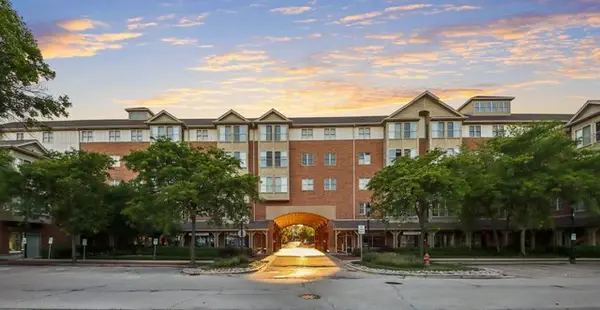 50 N Bokelman Street #535, Roselle, IL 60172