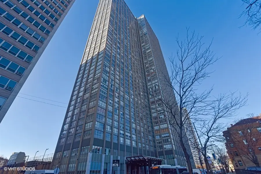 655 W Irving Park Road #4202, Chicago, IL 60613 - #1