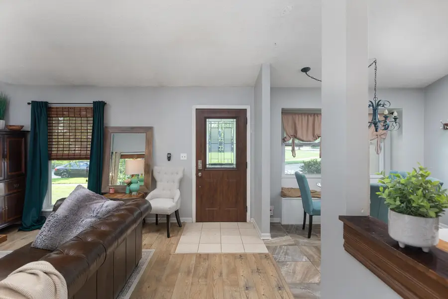 417 Travelaire Avenue, Naperville, IL 60565 - #3