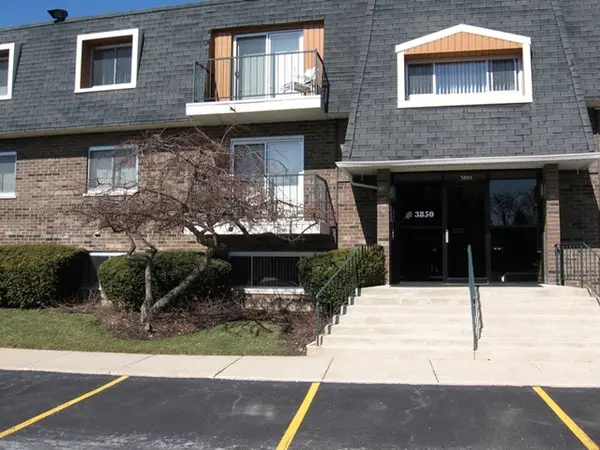 3850 S Parkway Drive #1F, Northbrook, IL 60062
