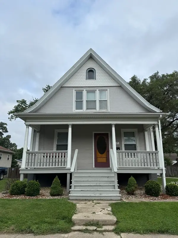 1005 South Center Street, Bloomington, IL 61701