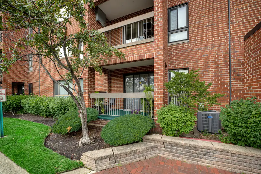 600 Naples Court #106, Glenview, IL 60025 - #3