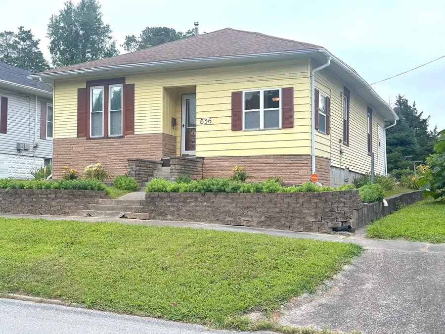 636 N 11th Street, Murphysboro, IL 62966 - #2