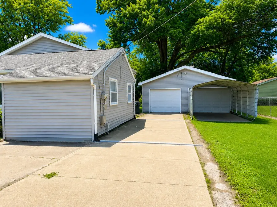 1105 Avenue I, Sterling, IL 61081 - #3