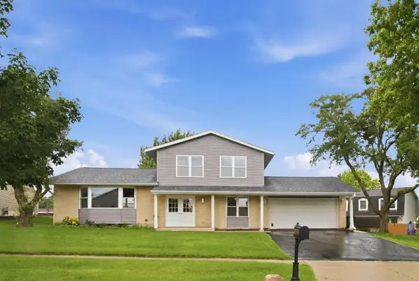 1596 Texas Street, Elk Grove Village, IL 60007