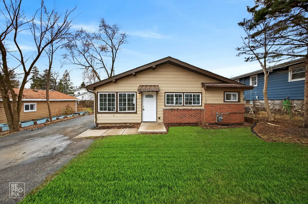 33704 N Oakland Drive, Gages Lake, IL 60030 - #1