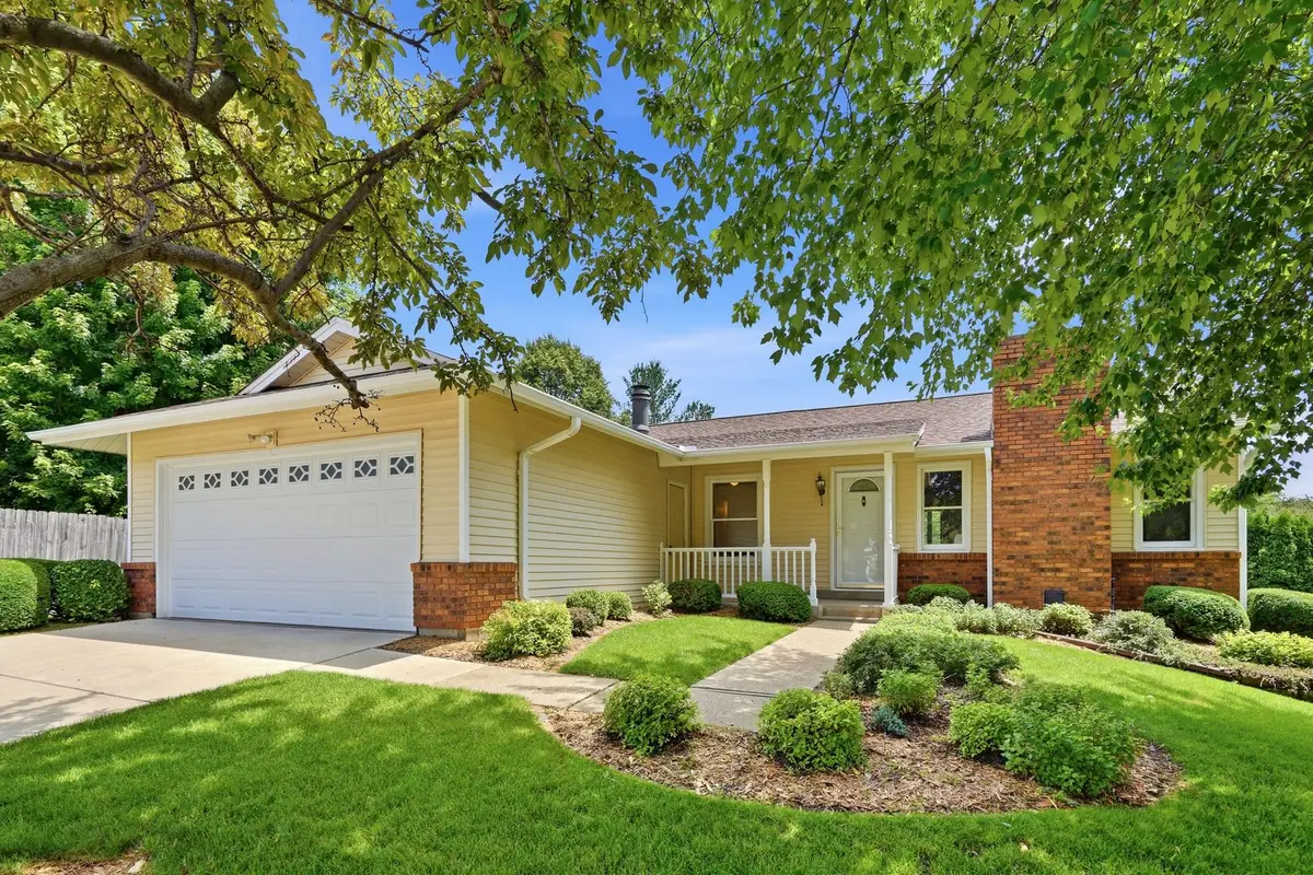 4625 Fillmore Lane, Davenport, IA 52806 - #1