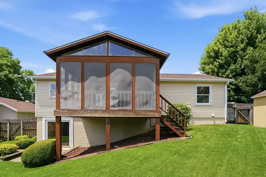4625 Fillmore Lane, Davenport, IA 52806 - #3