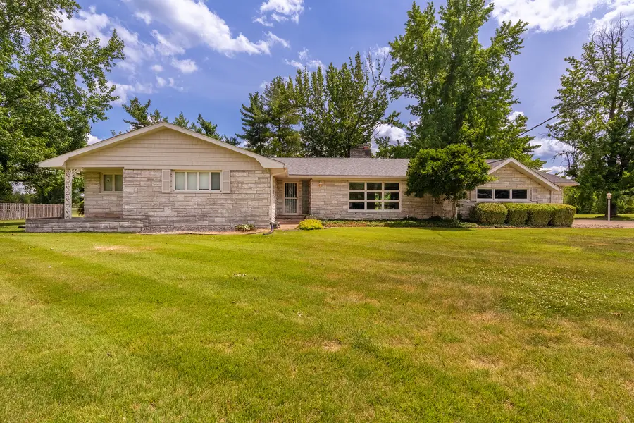 919 W Grand Ave. Street, Carterville, IL 62918 - #2