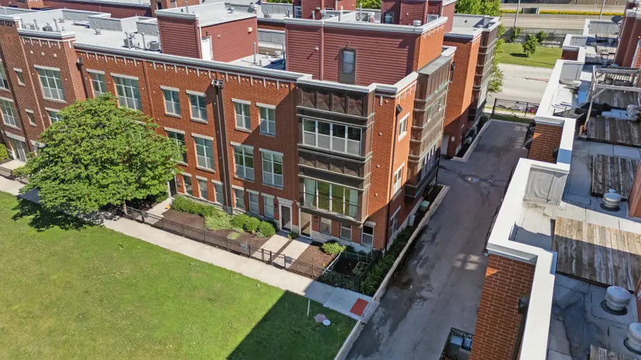 338 E 25th Place, Chicago, IL 60616 - #3