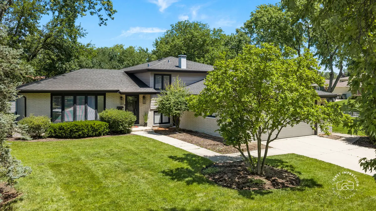 18W088 Claremont Drive, Darien, IL 60561 - #1