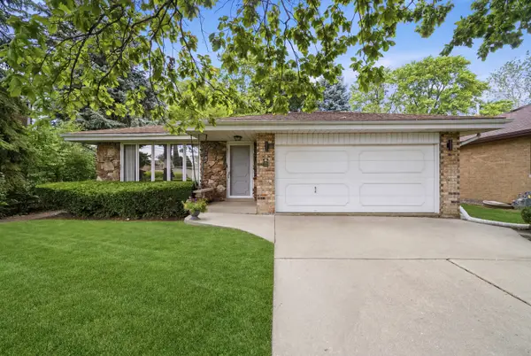 5530 Greenwood Street, Morton Grove, IL 60053