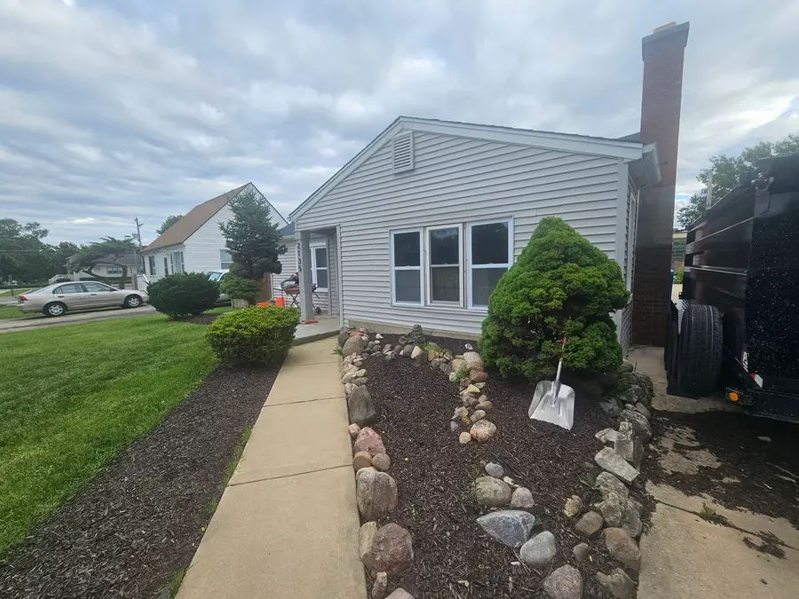 2135 Elm Avenue, Hanover Park, IL 60133 - #2