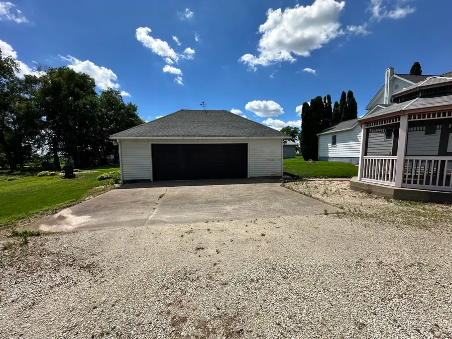 5827 Garden Plain Road, Fulton, IL 61252 - #3