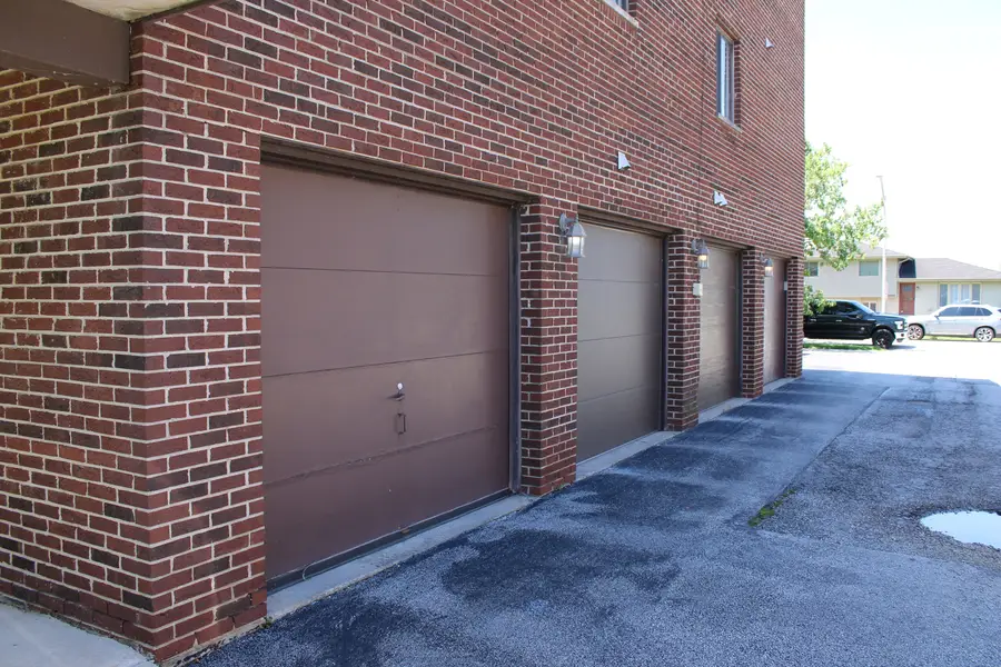 19561 Lake Shore Drive #1S, Lynwood, IL 60411 - #3