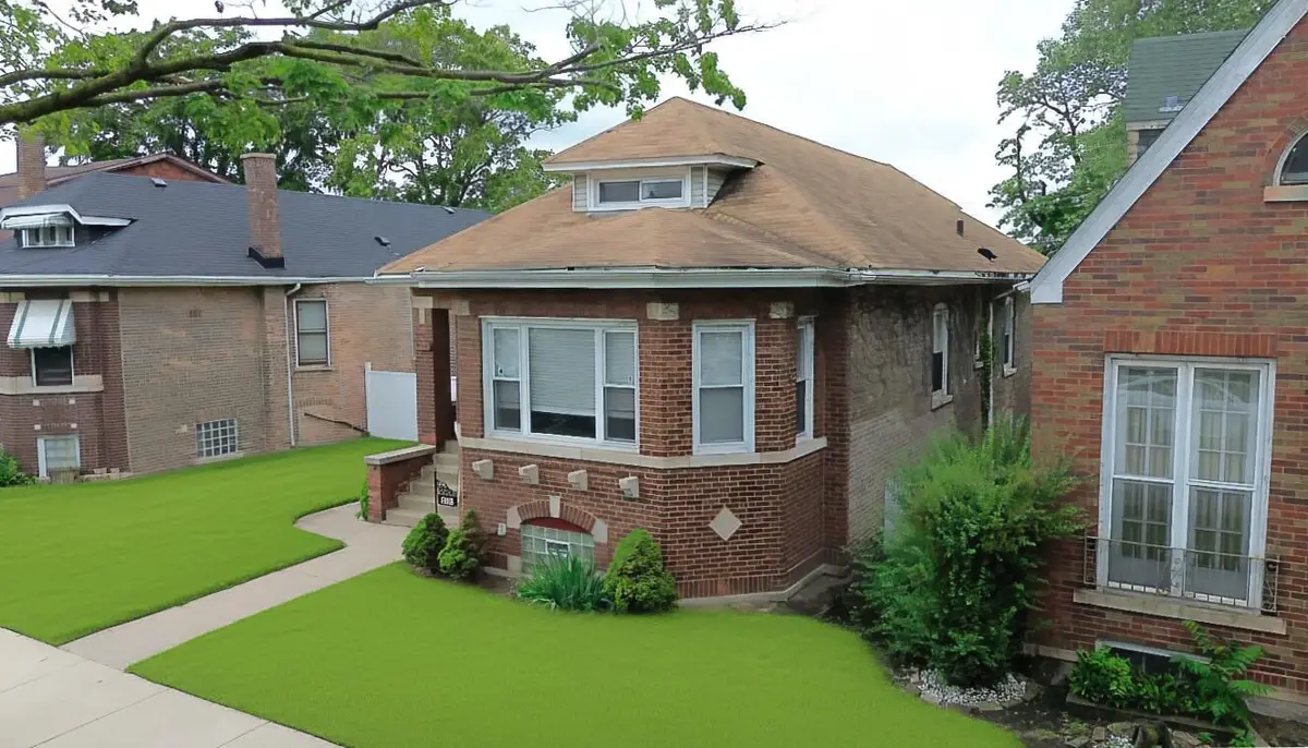 8126 S Chappel Avenue, Chicago, IL 60617 - #1