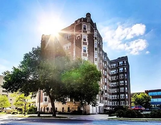 6334 N Sheridan Road #2C, Chicago, IL 60660