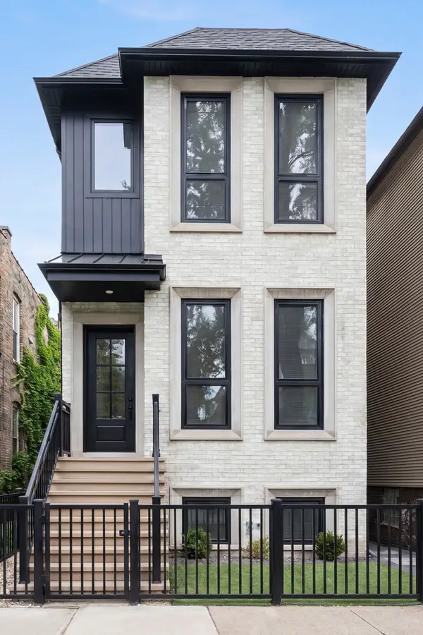 1442 W Fletcher Street, Chicago, IL 60657